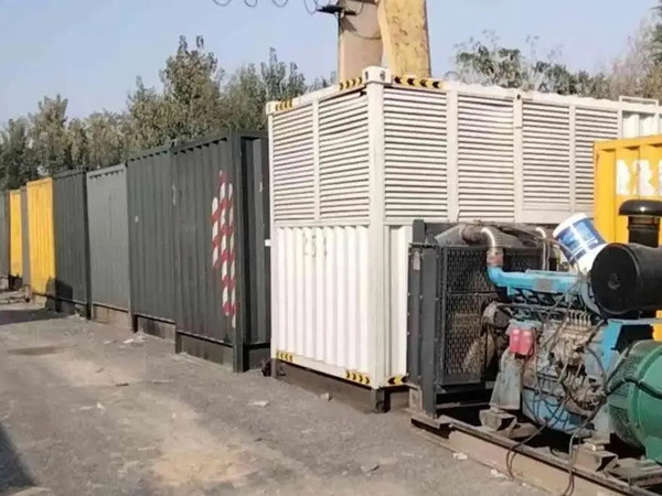七台河200KW柴油发电机机组每小时油耗是多少？
